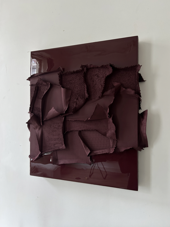 Mixed fabrics with acrylic and resin oxblood red